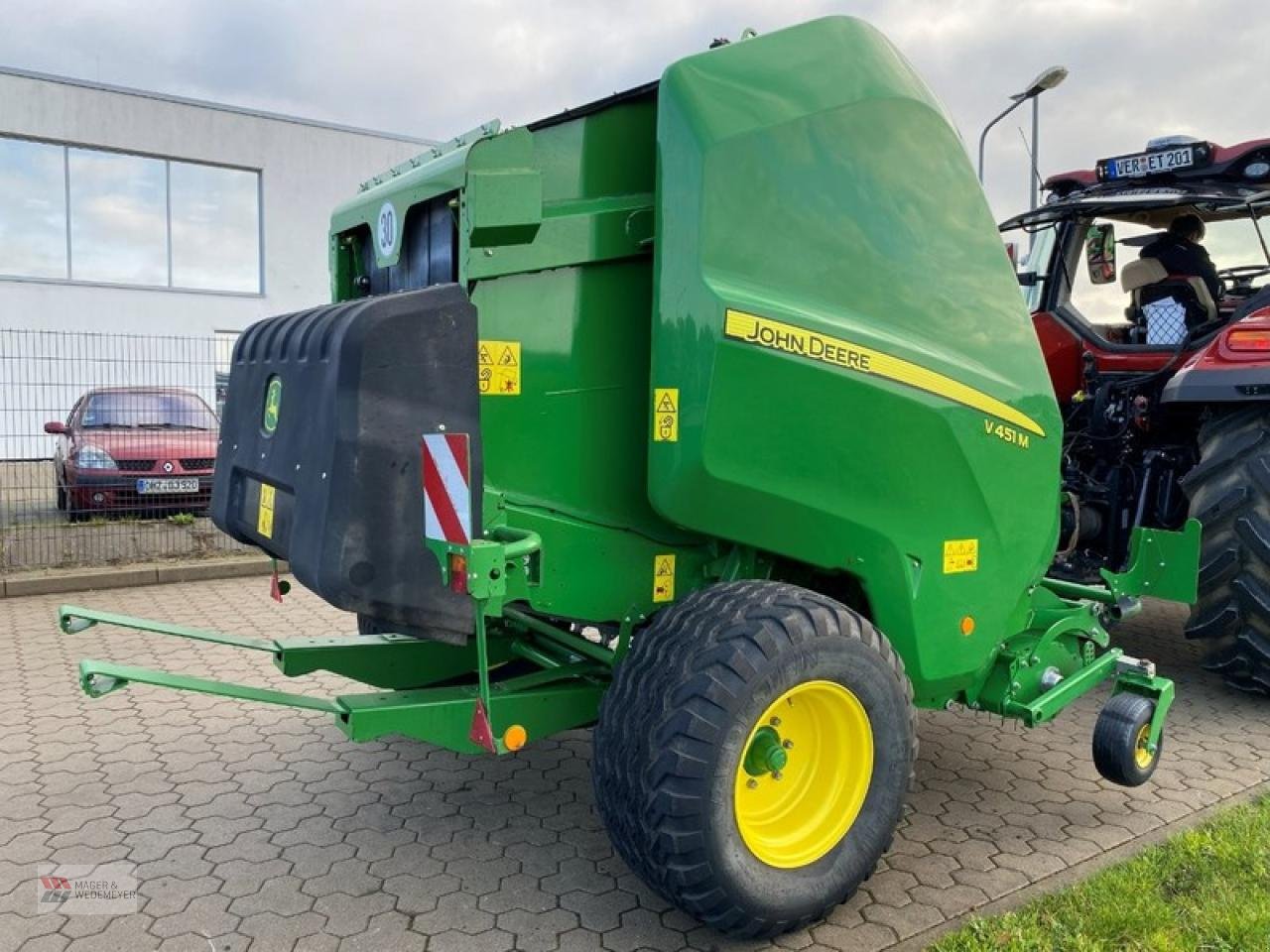 Rundballenpresse typu John Deere V 451 M, Gebrauchtmaschine v Oyten (Obrázek 6)