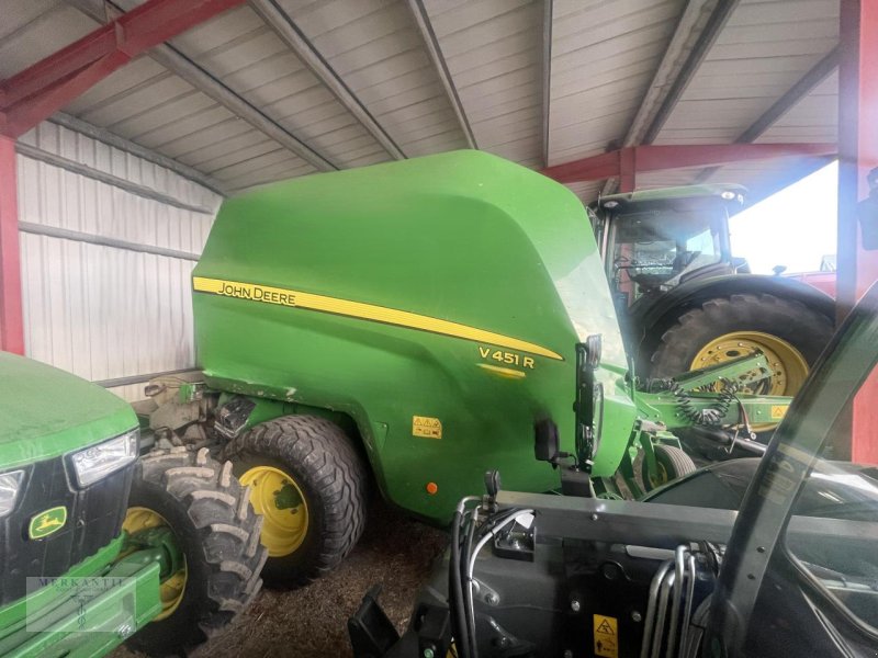 Rundballenpresse van het type John Deere V 451R, Gebrauchtmaschine in Pragsdorf