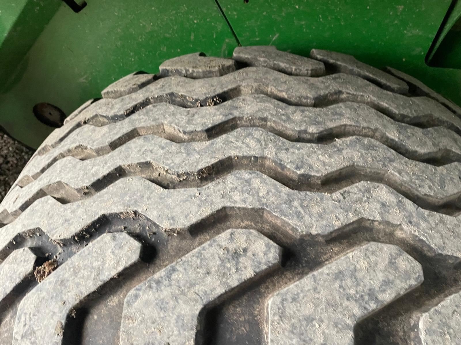 Rundballenpresse typu John Deere V 461 R, Gebrauchtmaschine v BOSC LE HARD (Obrázek 9)