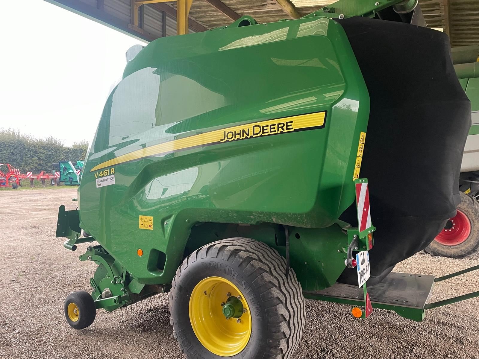 Rundballenpresse typu John Deere V 461 R, Gebrauchtmaschine v BOSC LE HARD (Obrázek 4)