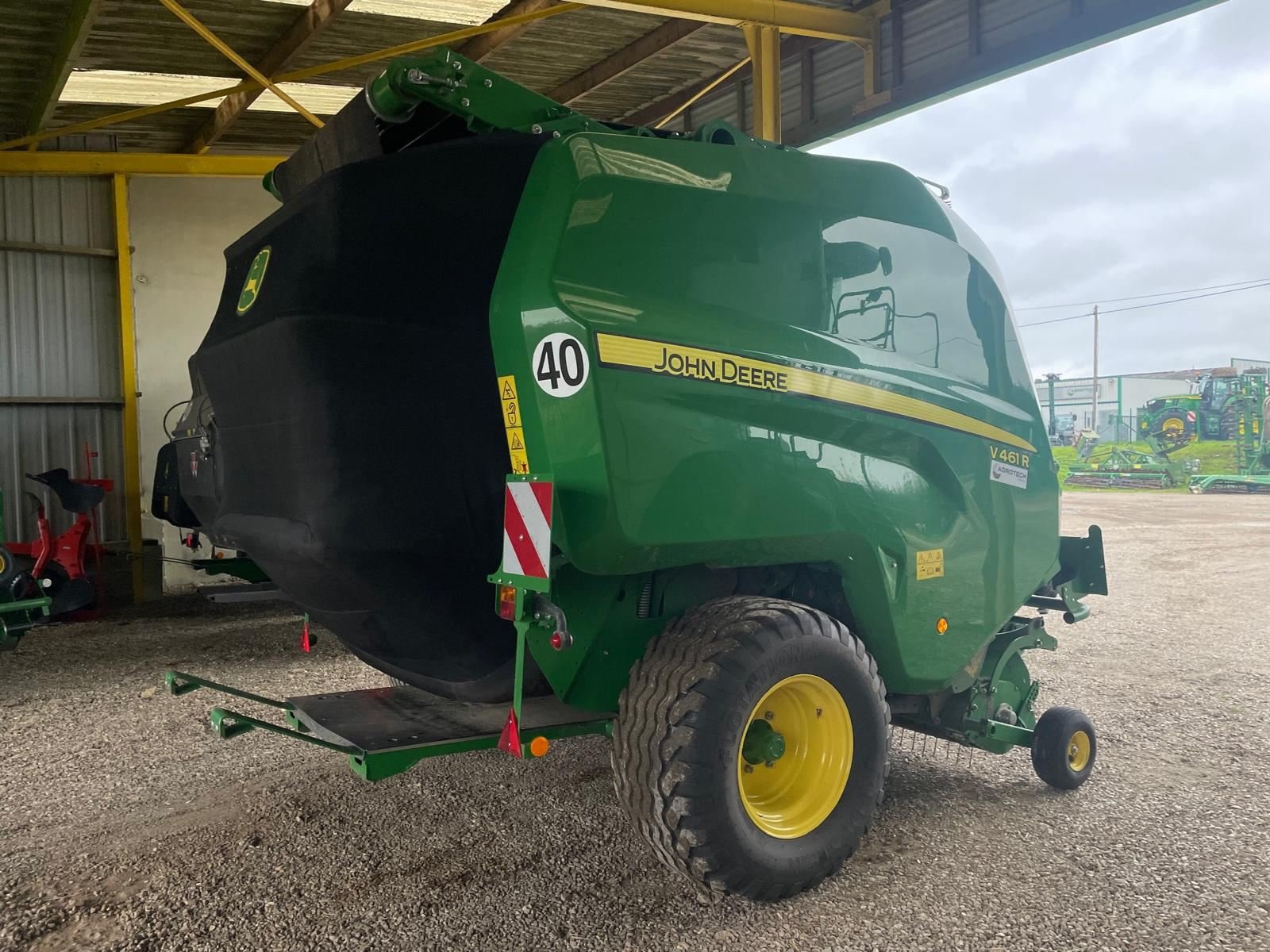 Rundballenpresse typu John Deere V 461 R, Gebrauchtmaschine v BOSC LE HARD (Obrázek 3)