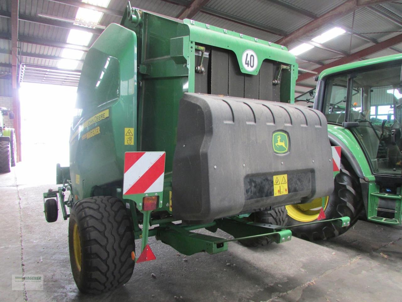 Rundballenpresse des Typs John Deere V 461M, Gebrauchtmaschine in Bad Wildungen - Wega (Bild 2)