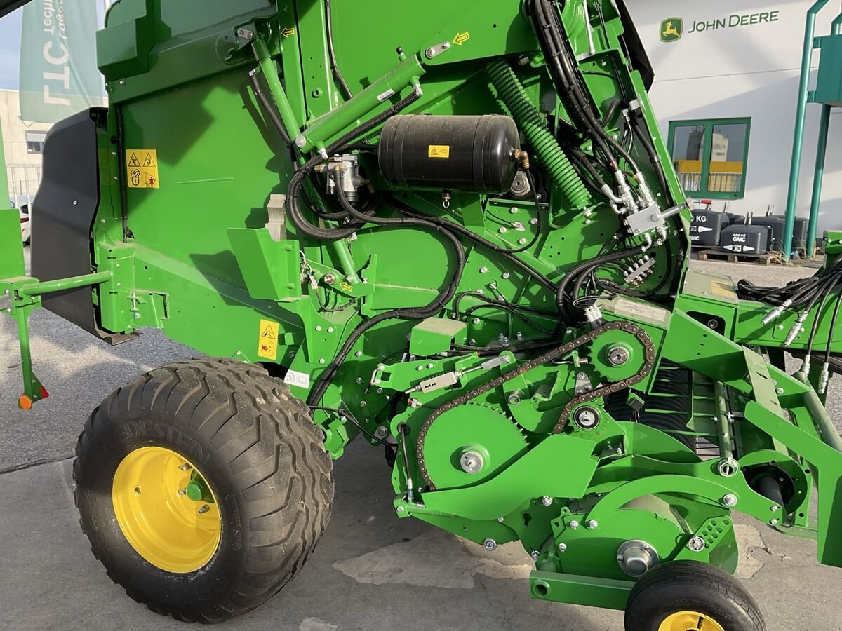 Rundballenpresse typu John Deere V451 M Maxicut HC 13 3/3 Finanzierung, Neumaschine w Zwettl (Zdjęcie 14)