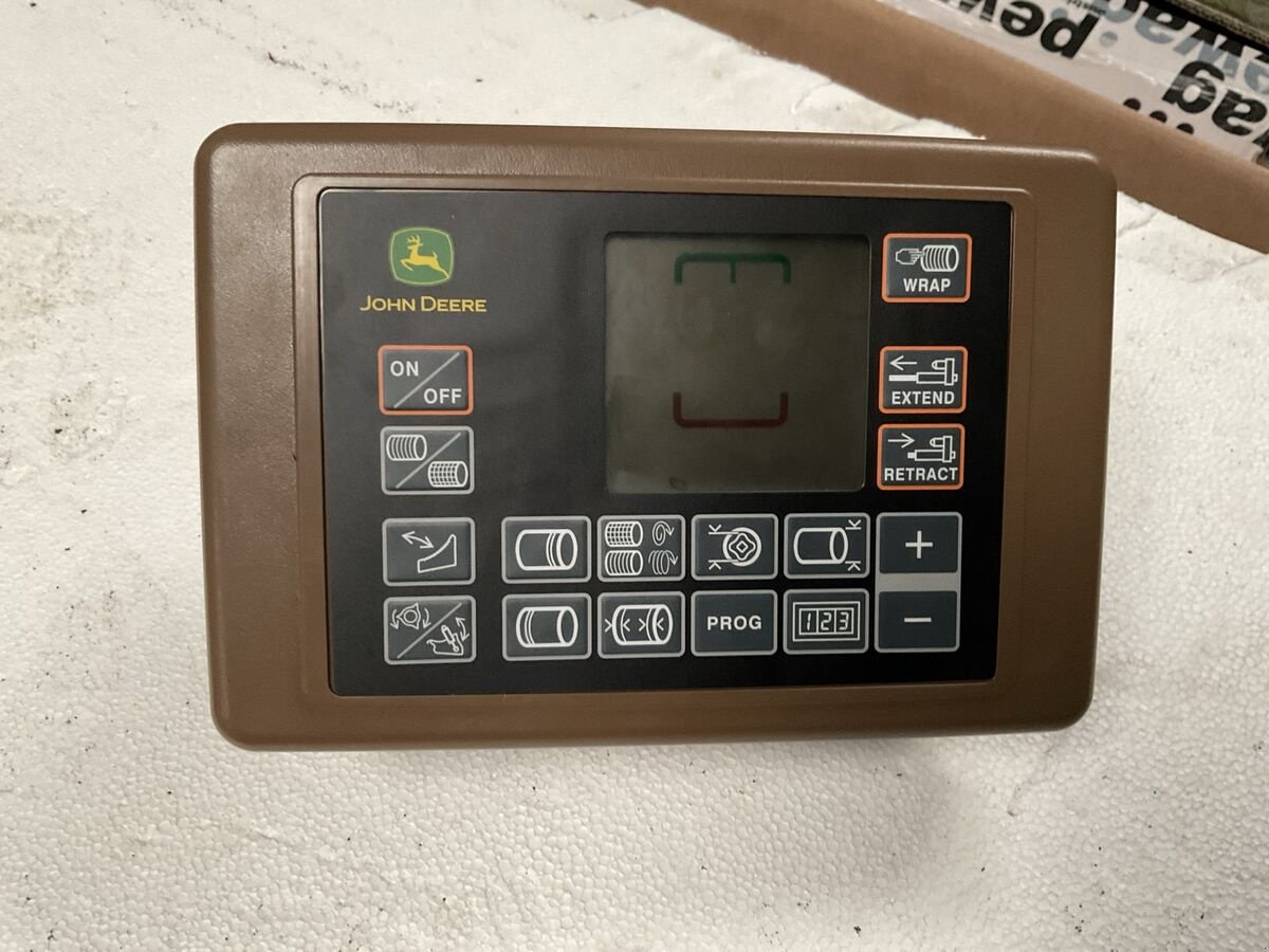 Rundballenpresse typu John Deere V451 M Maxicut HC 13 3/3 Finanzierung, Neumaschine v Zwettl (Obrázek 18)