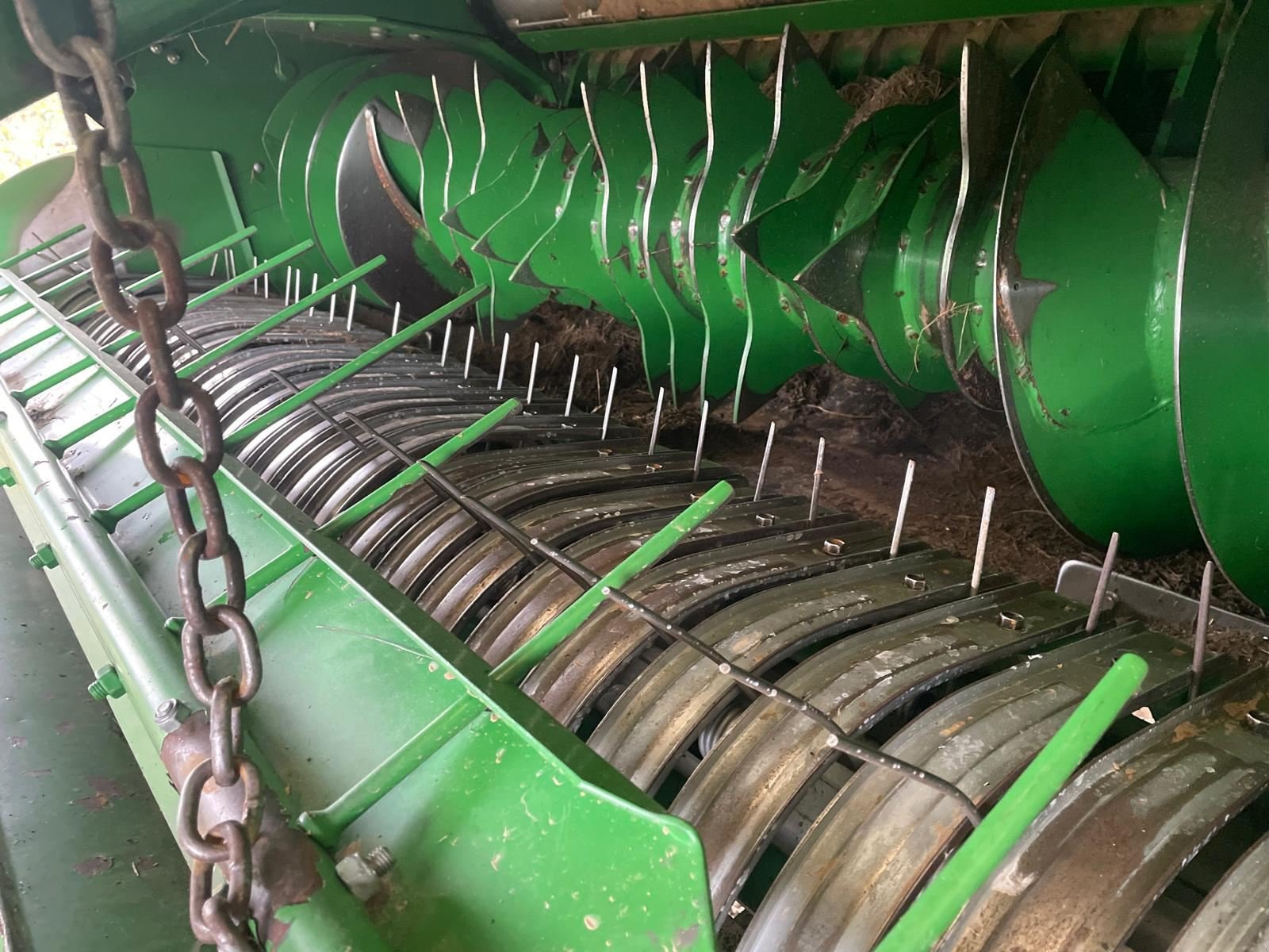 Rundballenpresse des Typs John Deere V451M, Gebrauchtmaschine in BOSC LE HARD (Bild 4)