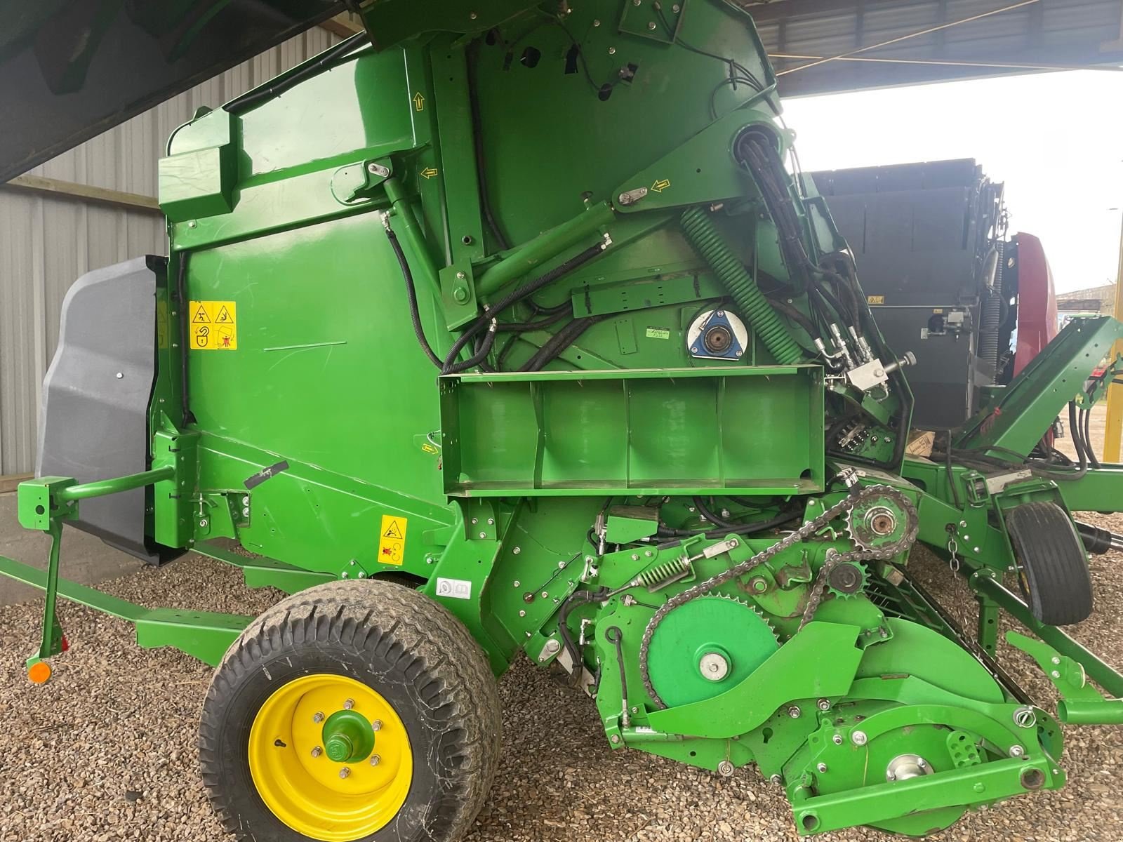 Rundballenpresse des Typs John Deere V451M, Gebrauchtmaschine in BOSC LE HARD (Bild 7)