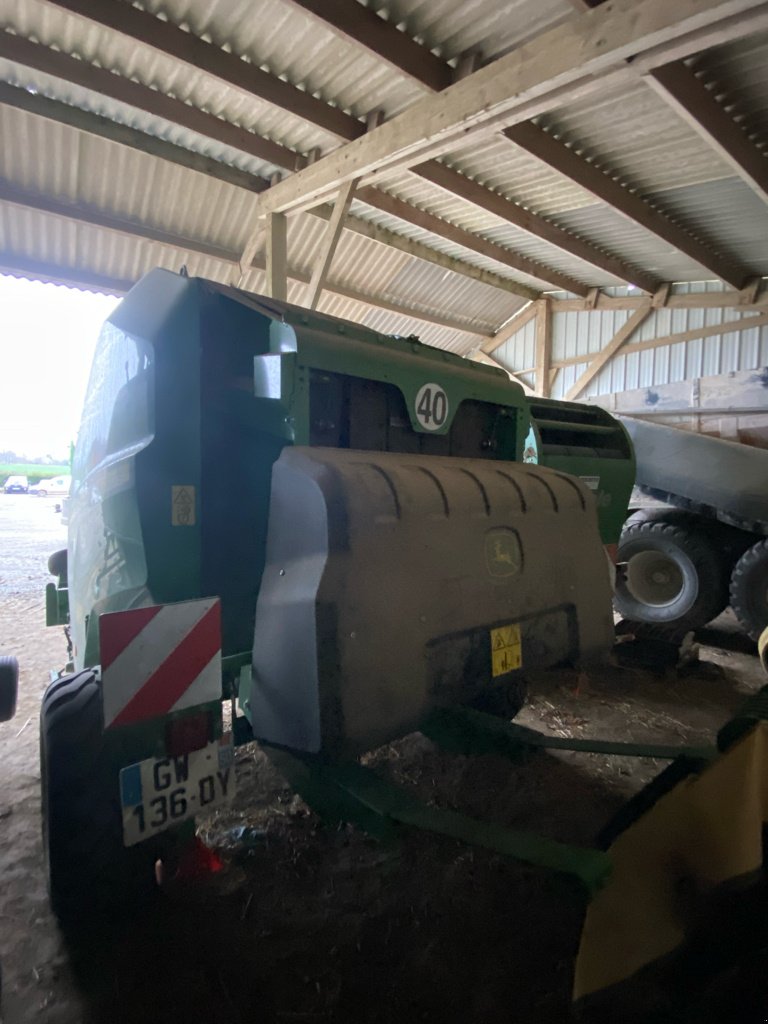 Rundballenpresse типа John Deere V451M, Gebrauchtmaschine в HAMBYE (Фотография 4)