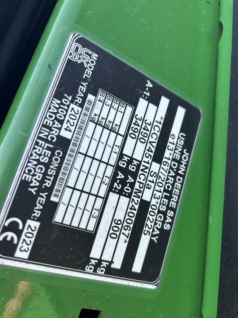 Rundballenpresse typu John Deere V451M, Gebrauchtmaschine v MAYENNE (Obrázek 10)