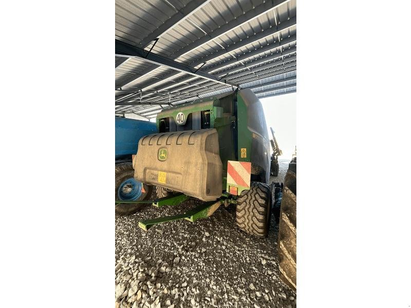 Rundballenpresse типа John Deere V451M, Gebrauchtmaschine в LE PONT CHRETIEN (Фотография 4)