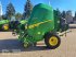 Rundballenpresse des Typs John Deere V451M, Neumaschine in Cham (Bild 2)