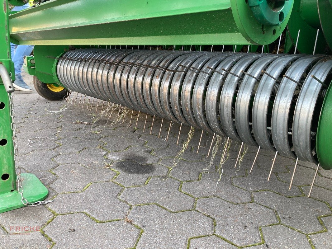 Rundballenpresse za tip John Deere V451M, Gebrauchtmaschine u Bockel - Gyhum (Slika 21)