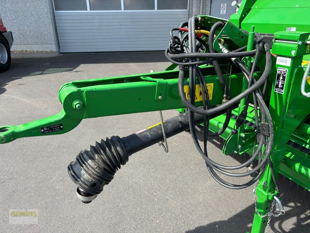 Rundballenpresse des Typs John Deere V451M, Neumaschine in Euskirchen (Bild 10)