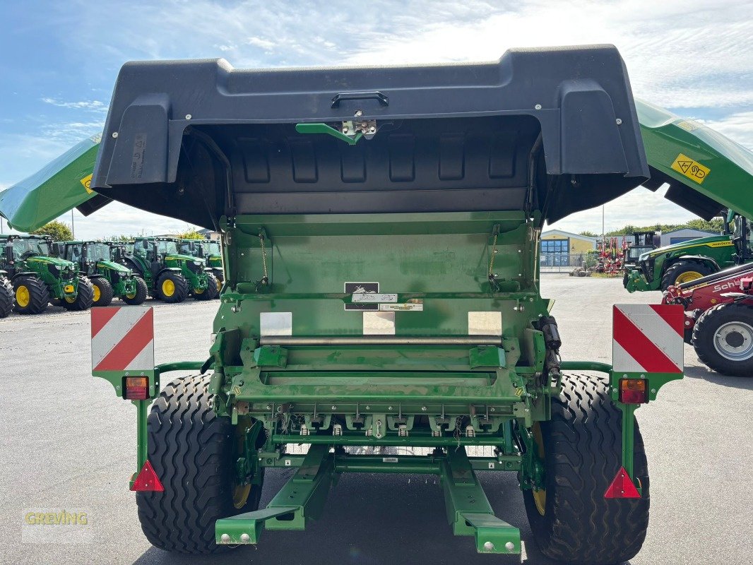 Rundballenpresse des Typs John Deere V451M, Neumaschine in Euskirchen (Bild 11)