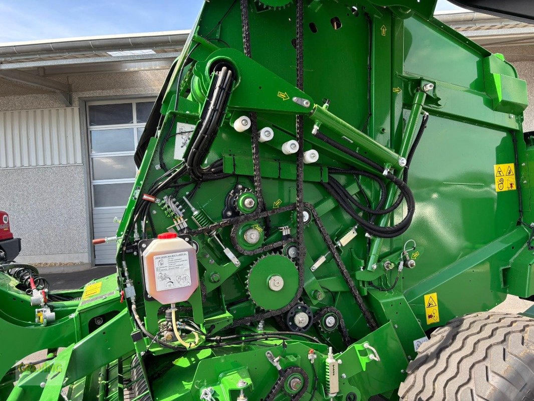 Rundballenpresse des Typs John Deere V451M, Neumaschine in Euskirchen (Bild 13)