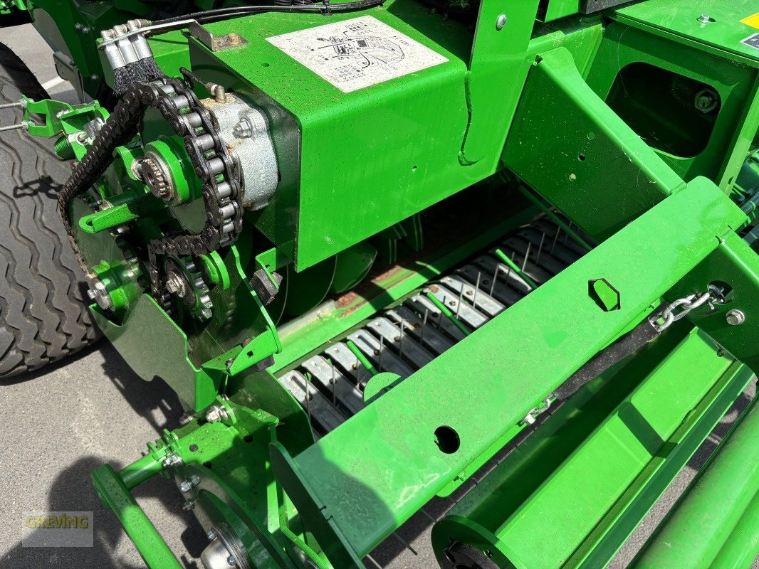 Rundballenpresse des Typs John Deere V451M, Neumaschine in Euskirchen (Bild 16)