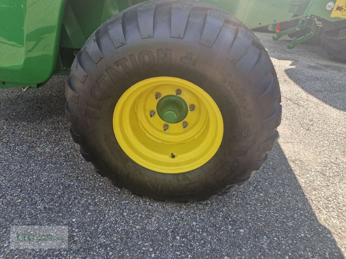 Rundballenpresse des Typs John Deere V451M, Neumaschine in Korneuburg (Bild 10)