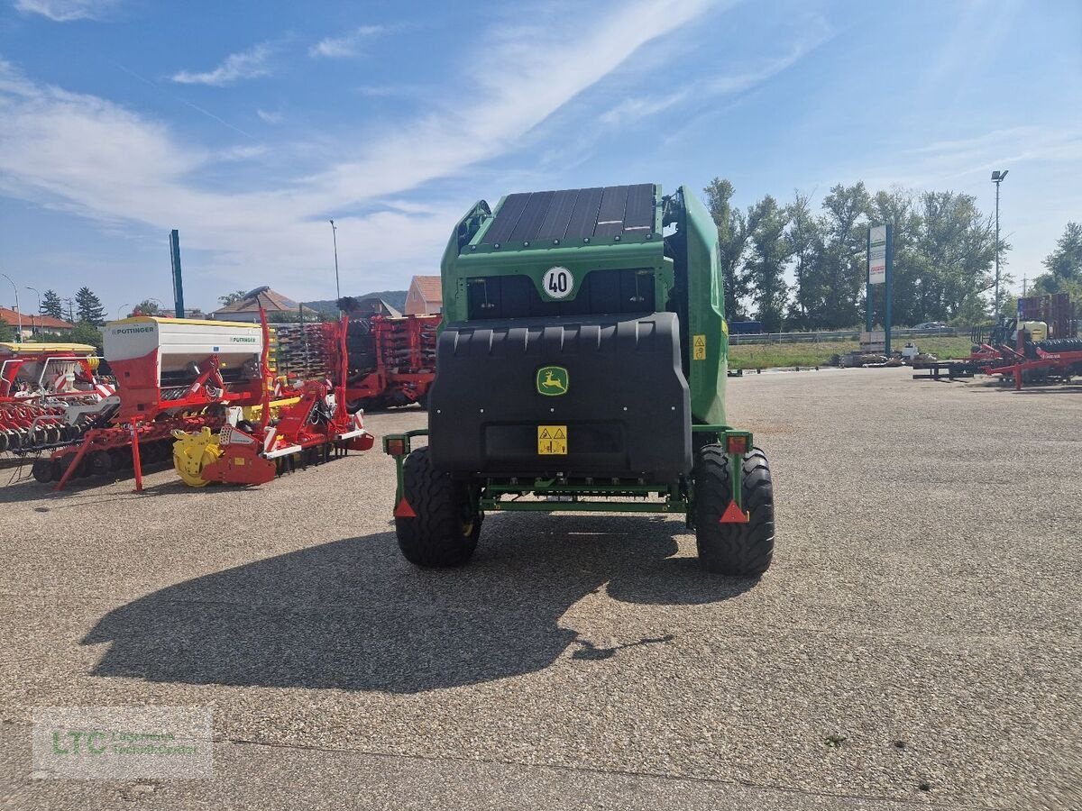Rundballenpresse des Typs John Deere V451M, Neumaschine in Korneuburg (Bild 8)