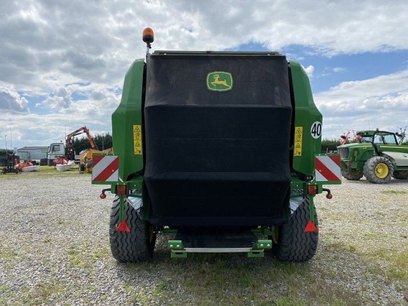 Rundballenpresse tip John Deere V451R, Gebrauchtmaschine in LE PONT CHRETIEN (Poză 3)