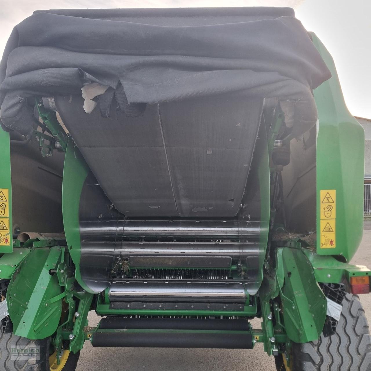 Rundballenpresse tip John Deere V451R, Gebrauchtmaschine in Drebach (Poză 7)