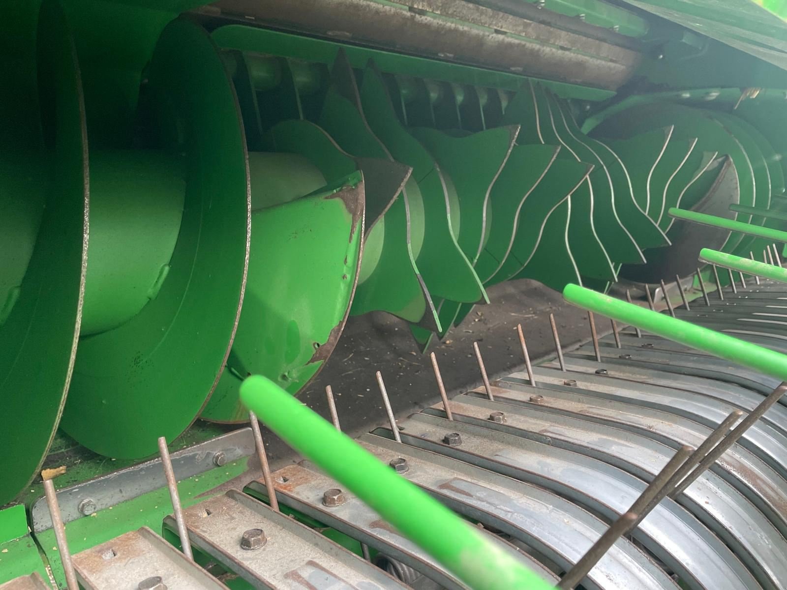 Rundballenpresse des Typs John Deere V461 M, Gebrauchtmaschine in BOSC LE HARD (Bild 8)