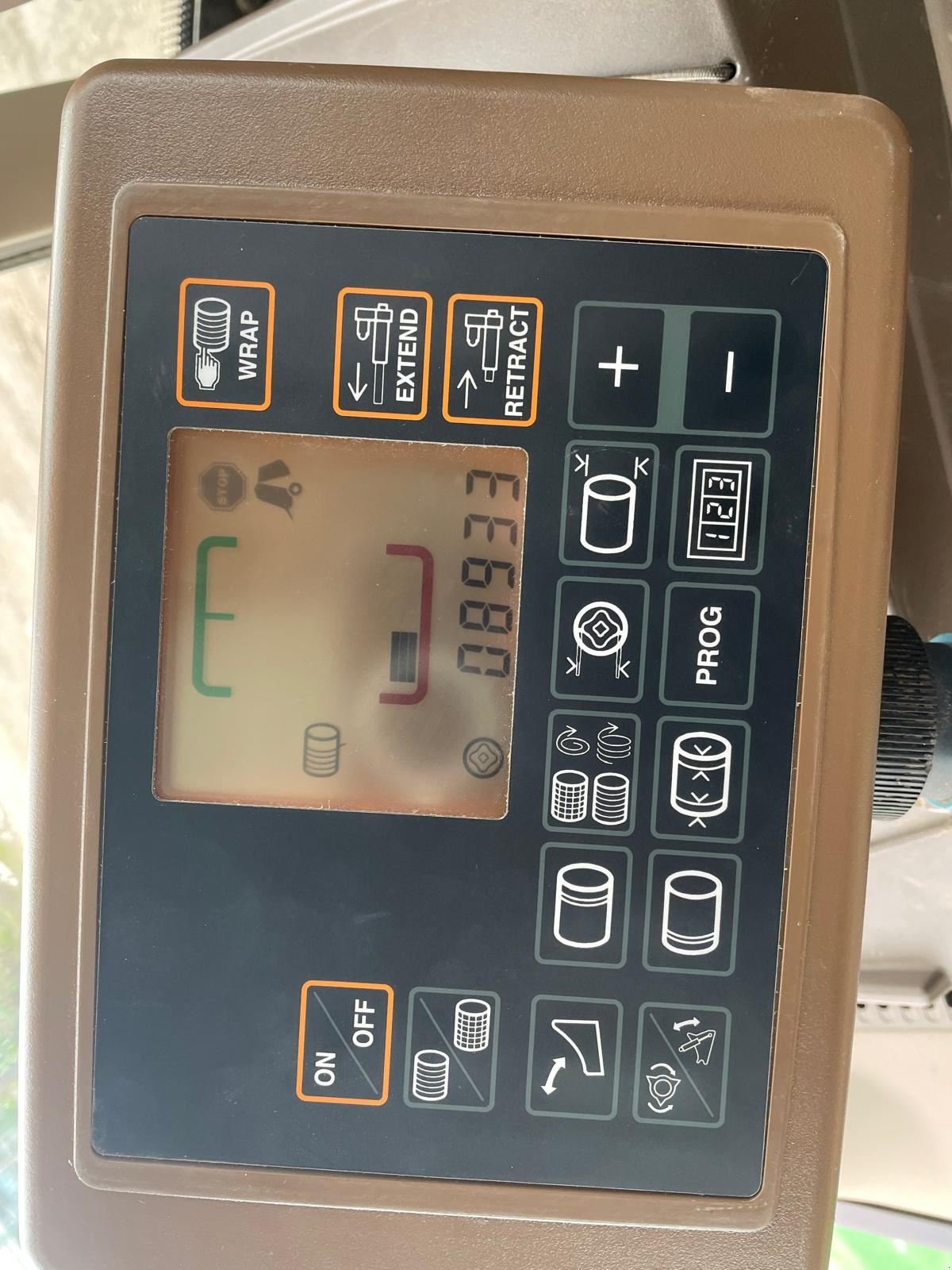 Rundballenpresse des Typs John Deere V461 M, Gebrauchtmaschine in BOSC LE HARD (Bild 7)