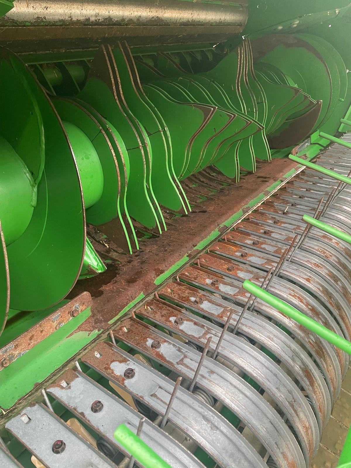 Rundballenpresse Türe ait John Deere V461 M, Gebrauchtmaschine içinde BOSC LE HARD (resim 9)