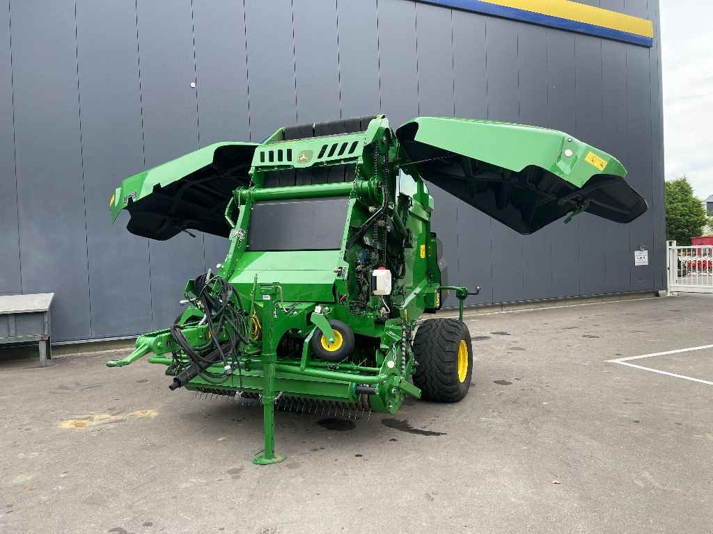Rundballenpresse типа John Deere V461, Gebrauchtmaschine в Noerdange (Фотография 9)