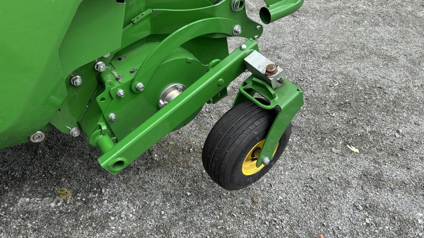 Rundballenpresse des Typs John Deere V461M - PAKET FÜR RUNDBALLENPR, Neumaschine in Visbek/Rechterfeld (Bild 9)