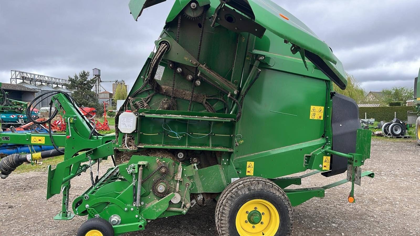 Rundballenpresse Türe ait John Deere V461M, Gebrauchtmaschine içinde BOSC LE HARD (resim 10)