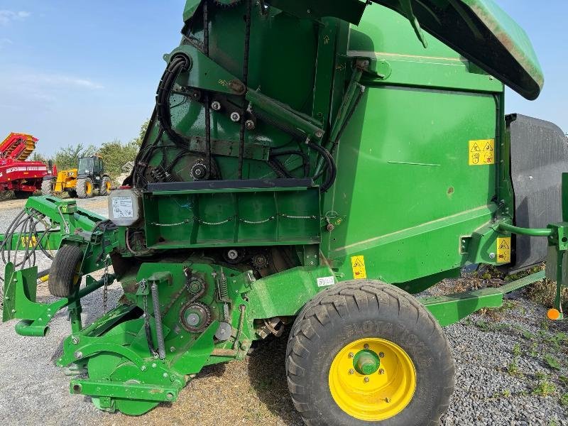 Rundballenpresse typu John Deere V461M, Gebrauchtmaschine v ESCAUDOEUVRES (Obrázek 3)