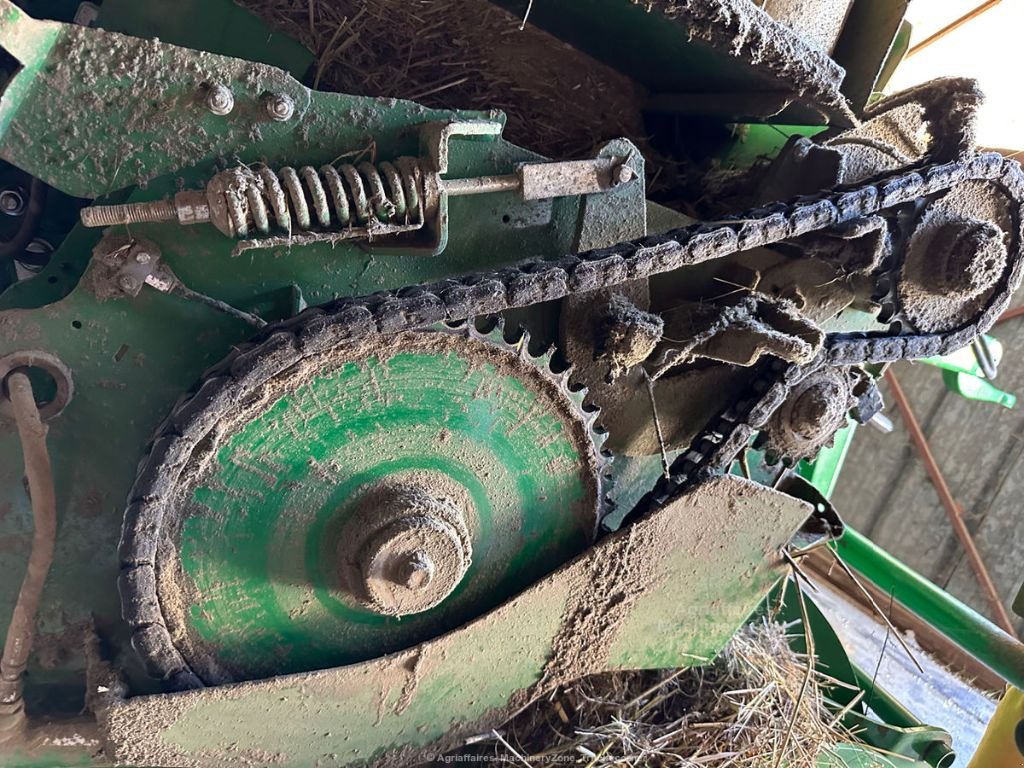 Rundballenpresse типа John Deere V461M, Gebrauchtmaschine в azerailles (Фотография 7)