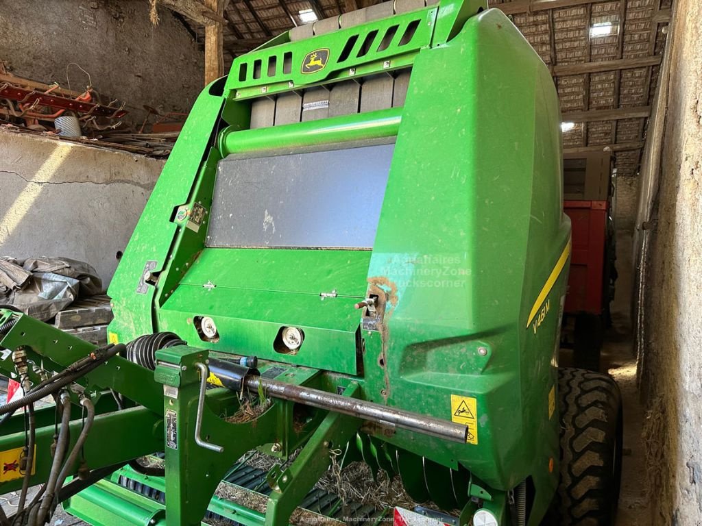 Rundballenpresse типа John Deere V461M, Gebrauchtmaschine в azerailles (Фотография 2)