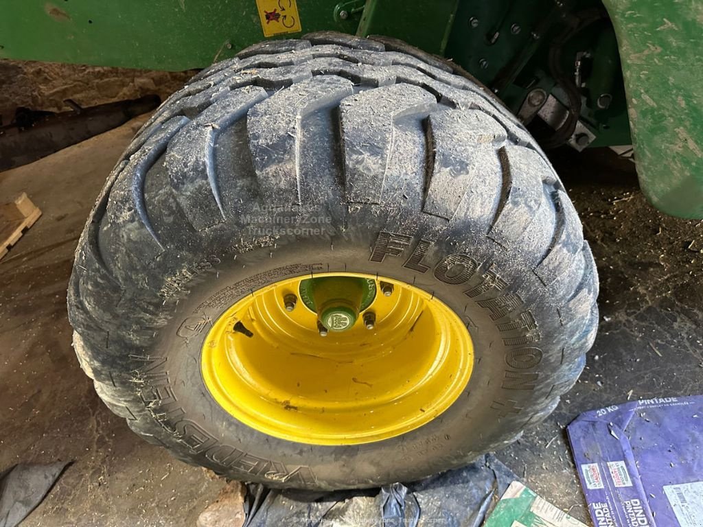 Rundballenpresse типа John Deere V461M, Gebrauchtmaschine в azerailles (Фотография 8)