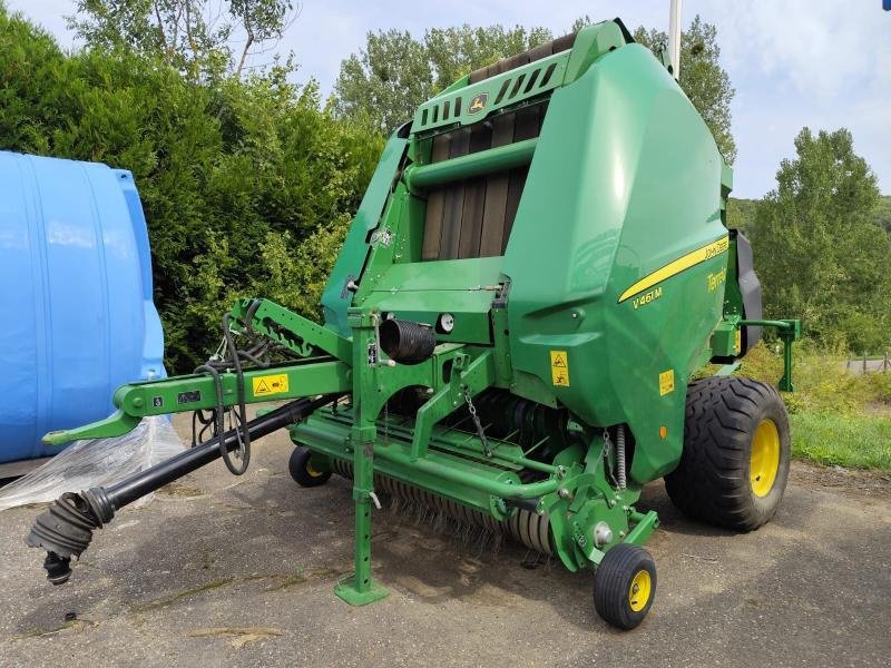 Rundballenpresse des Typs John Deere V461M, Gebrauchtmaschine in FRONCLES (Bild 2)