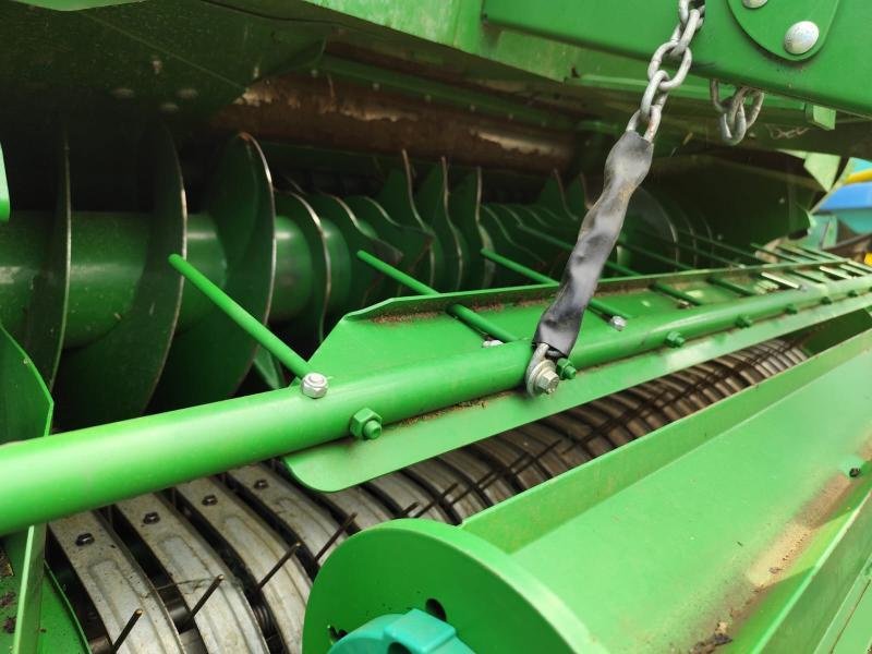 Rundballenpresse des Typs John Deere V461M, Gebrauchtmaschine in FRONCLES (Bild 5)