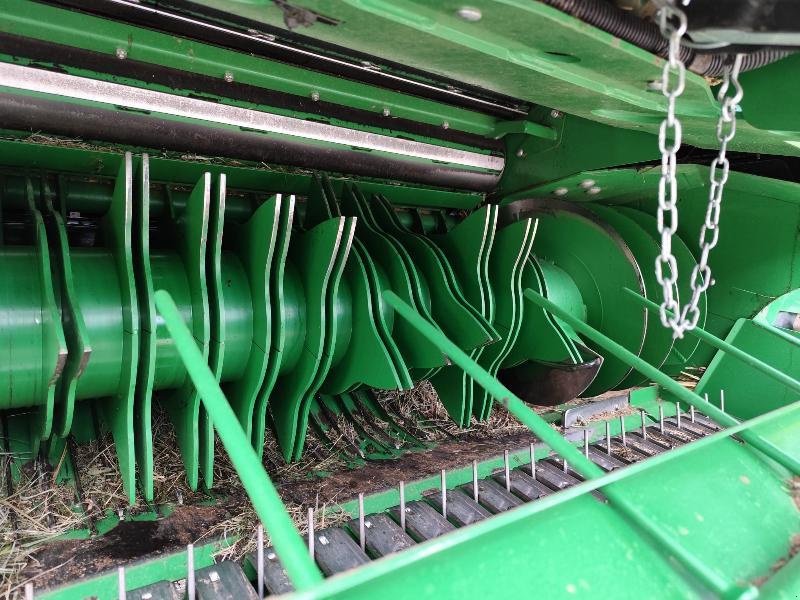 Rundballenpresse tipa John Deere V461M, Gebrauchtmaschine u MONTIGNY LE ROI (Slika 5)