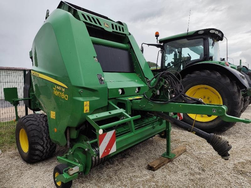 Rundballenpresse tipa John Deere V461M, Gebrauchtmaschine u MONTIGNY LE ROI (Slika 1)