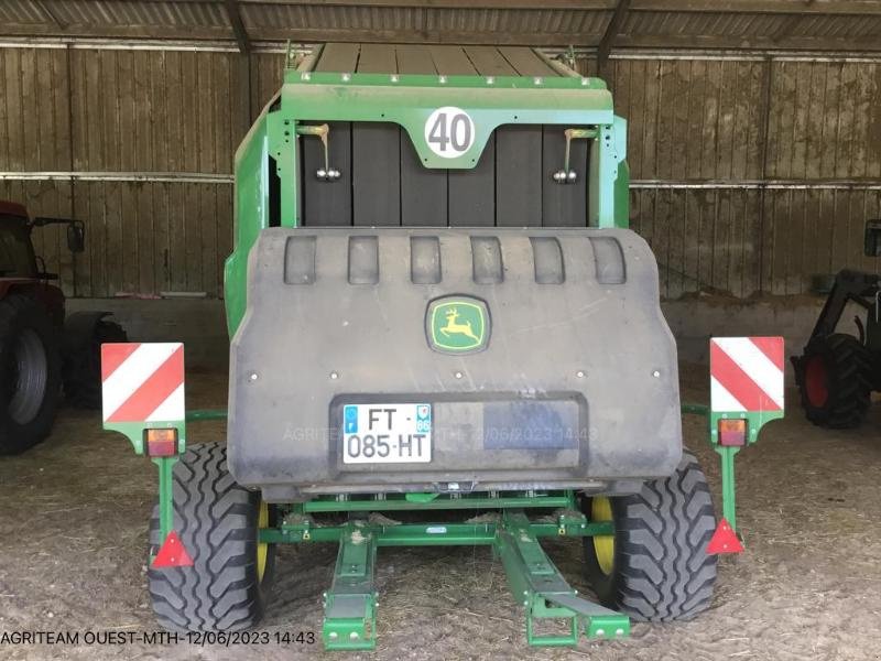Rundballenpresse des Typs John Deere V461M, Gebrauchtmaschine in SAINT GENEST D'AMBIERE (Bild 2)