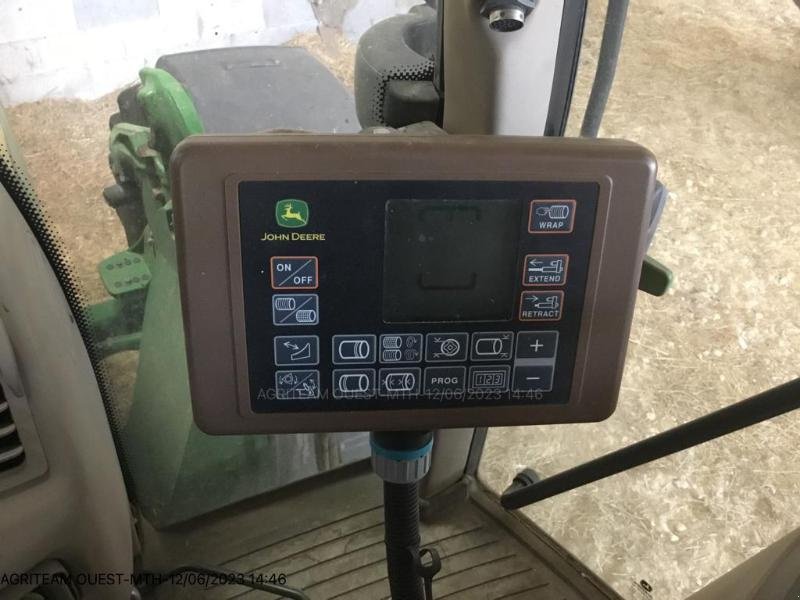 Rundballenpresse des Typs John Deere V461M, Gebrauchtmaschine in SAINT GENEST D'AMBIERE (Bild 5)