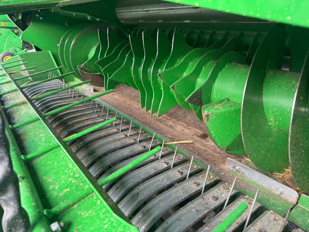 Rundballenpresse типа John Deere V461M, Gebrauchtmaschine в GUERET (Фотография 7)