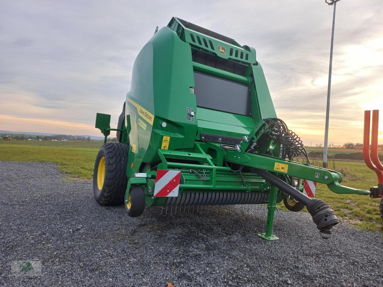 Rundballenpresse του τύπου John Deere V461M, Neumaschine σε Hofheim (Φωτογραφία 4)