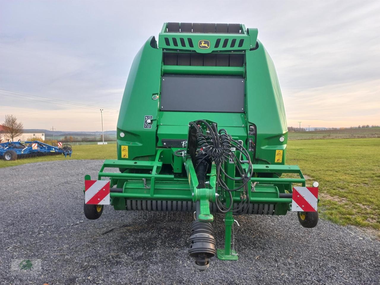 Rundballenpresse van het type John Deere V461M, Neumaschine in Hofheim (Foto 3)