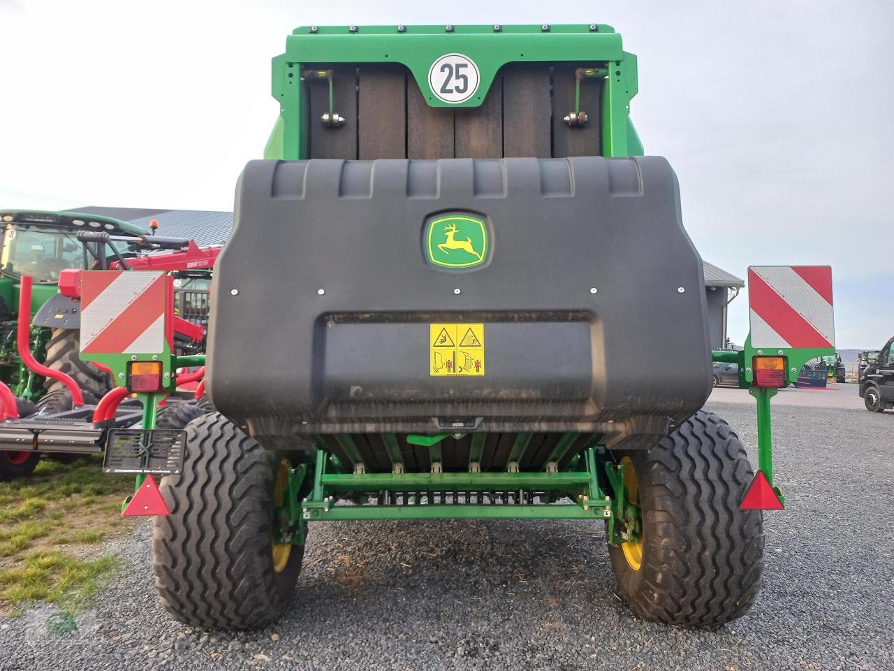 Rundballenpresse van het type John Deere V461M, Neumaschine in Hofheim (Foto 6)