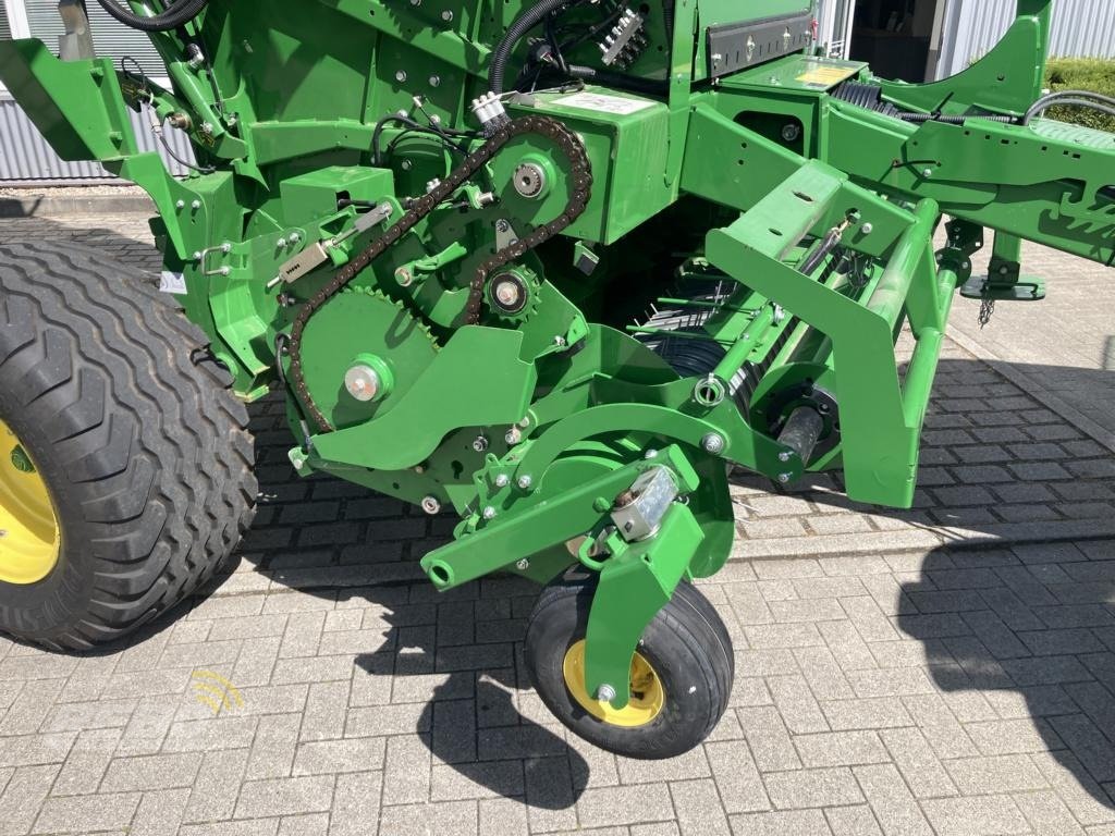 Rundballenpresse typu John Deere V461M, Gebrauchtmaschine v Albersdorf (Obrázek 11)