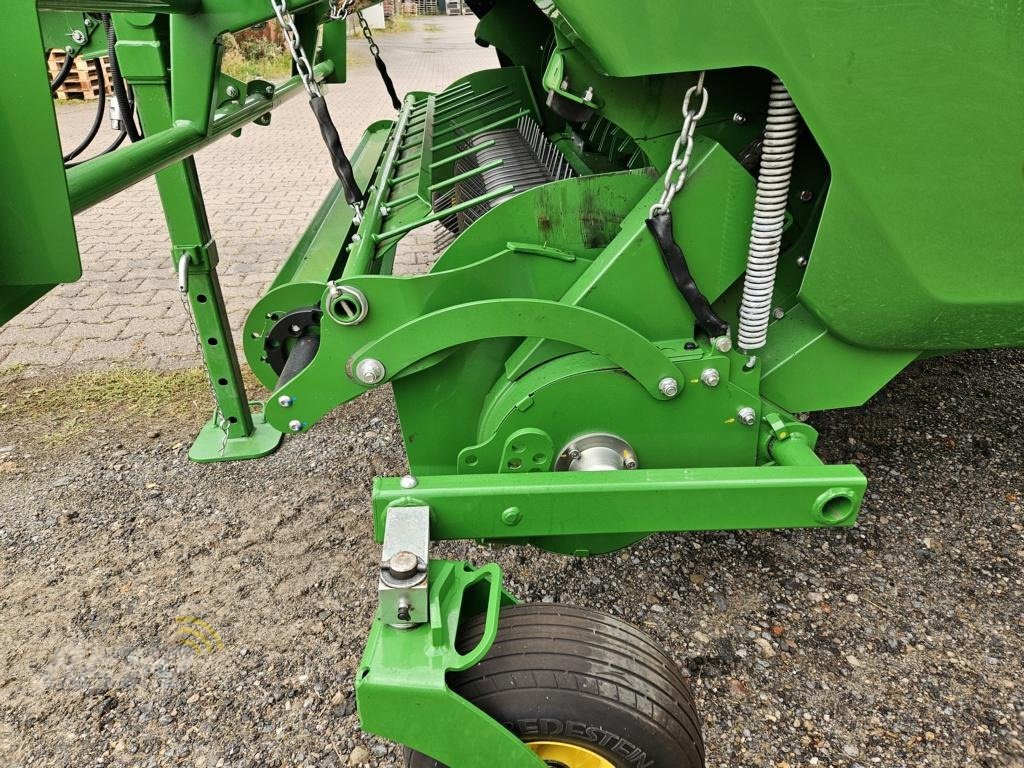 Rundballenpresse typu John Deere V461M, Gebrauchtmaschine v Visbek/Rechterfeld (Obrázek 8)