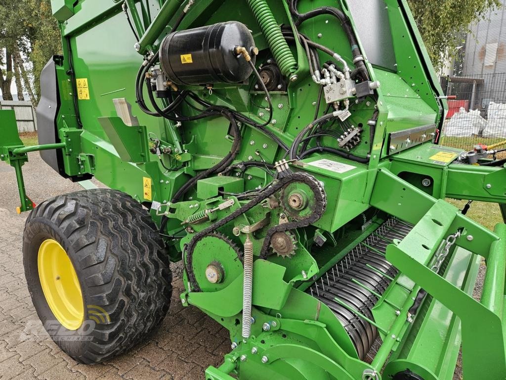 Rundballenpresse typu John Deere V461M, Gebrauchtmaschine v Visbek/Rechterfeld (Obrázek 16)