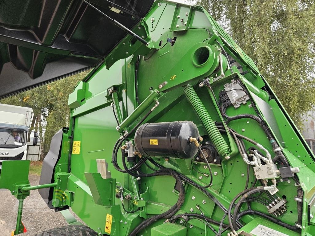 Rundballenpresse typu John Deere V461M, Gebrauchtmaschine v Visbek/Rechterfeld (Obrázek 17)