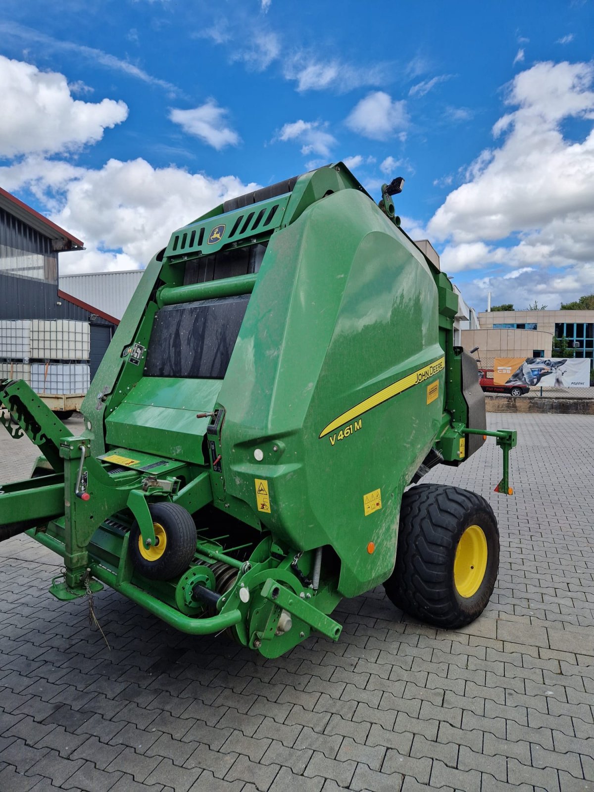 Rundballenpresse типа John Deere V461M, Gebrauchtmaschine в Bad Sobernheim (Фотография 1)