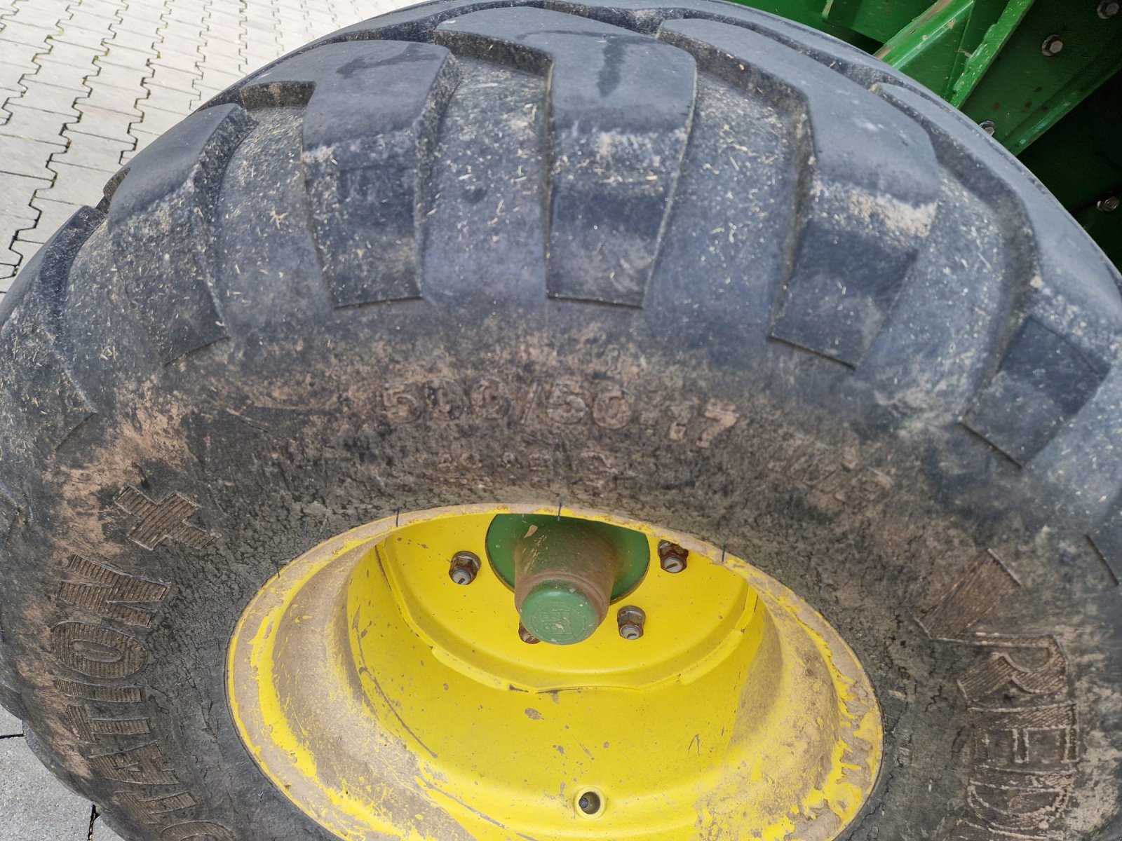 Rundballenpresse типа John Deere V461M, Gebrauchtmaschine в Bad Sobernheim (Фотография 13)