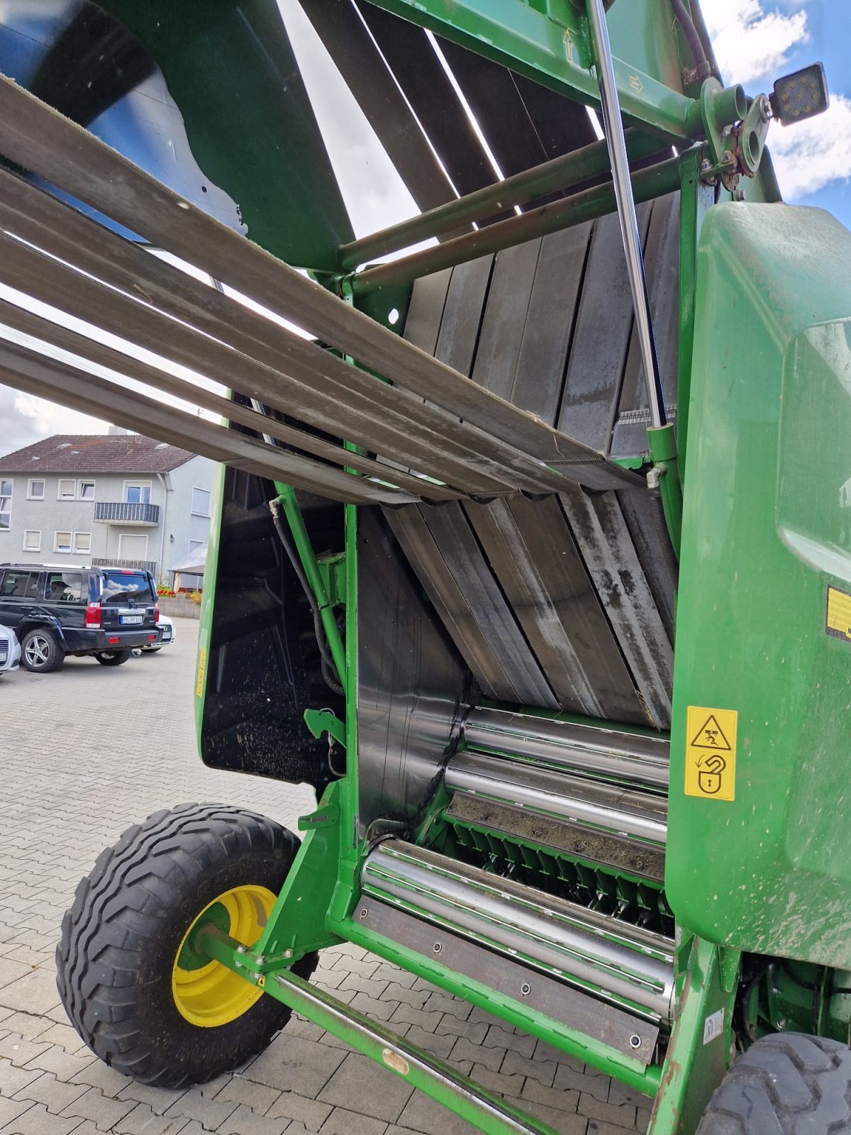 Rundballenpresse типа John Deere V461M, Gebrauchtmaschine в Bad Sobernheim (Фотография 14)
